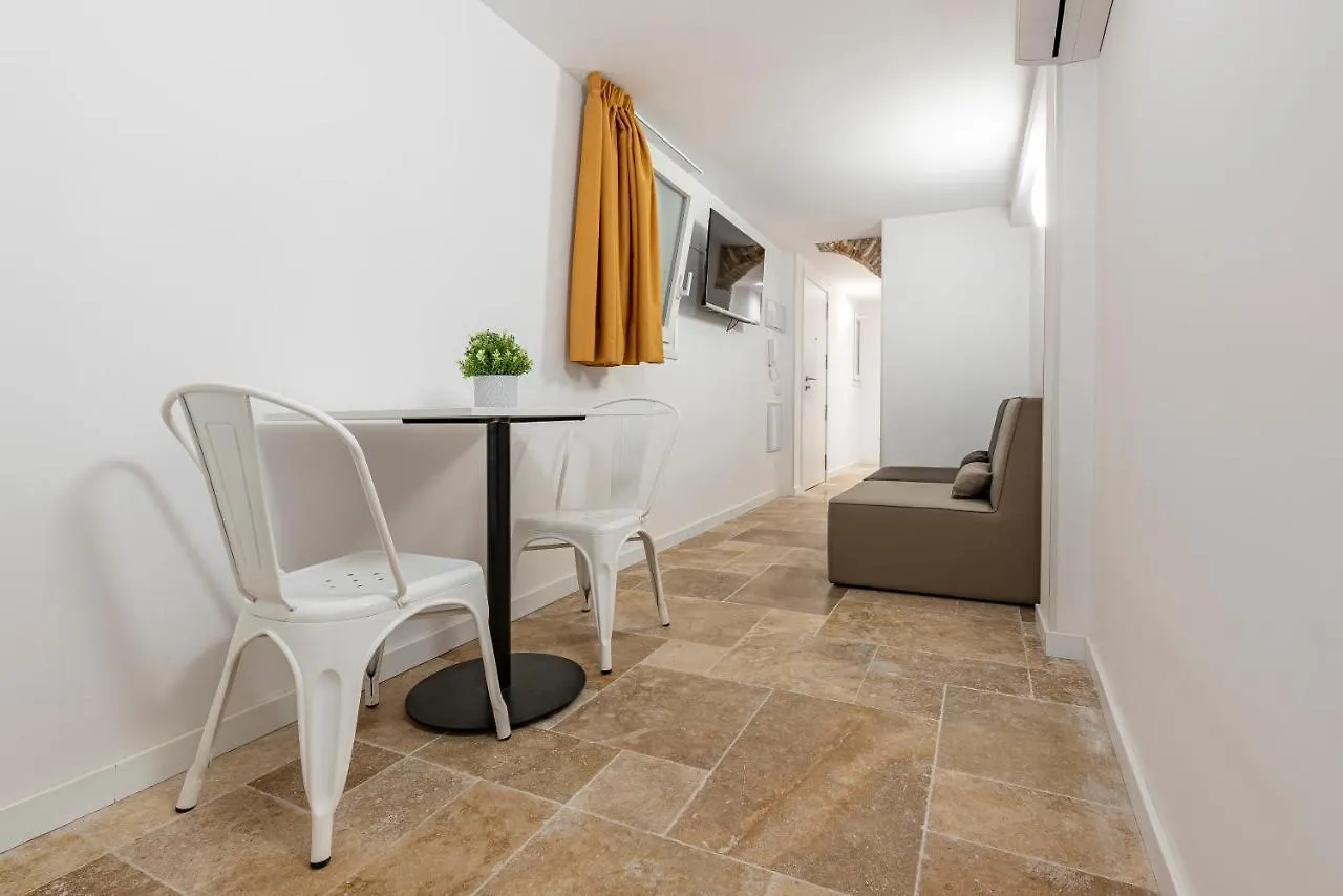 Bajo Interior Sin Ventana En Barri Port Maritim Apartment Tarragona Spain